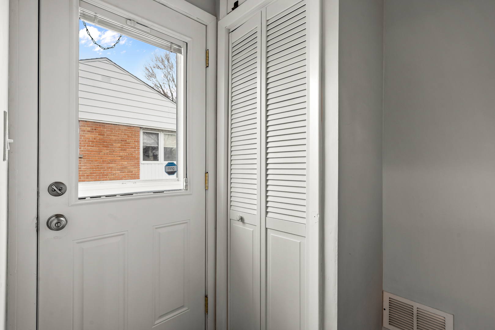 890 Meadow Road Northbrook, IL 60062 - Photo 10 of 32