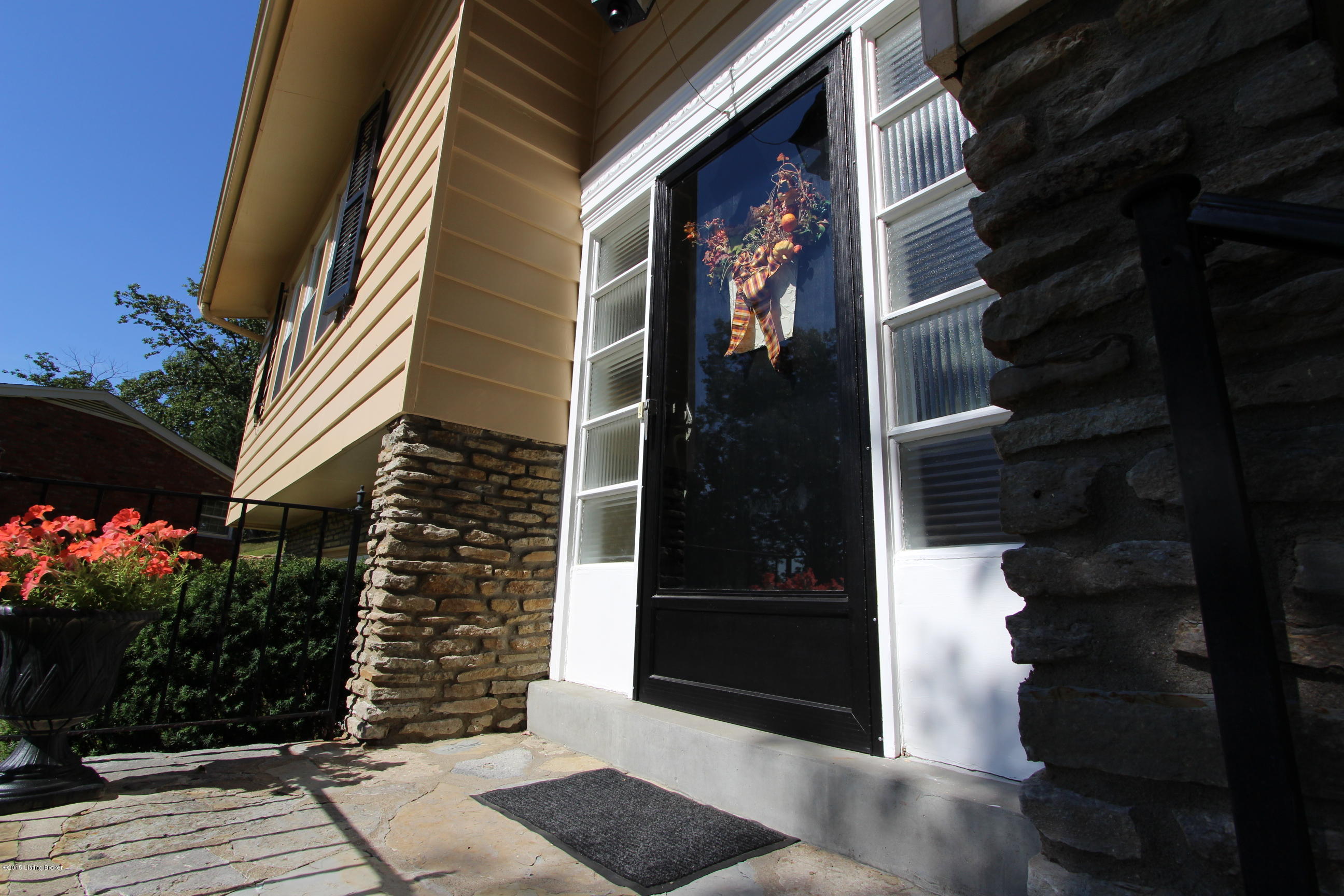501 Hill Ridge Road Louisville, KY 40214 - Photo 5 of 46 Front Door exterior