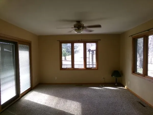 $213,900 | 2115 Cimarron Drive, Freeport, IL 61032