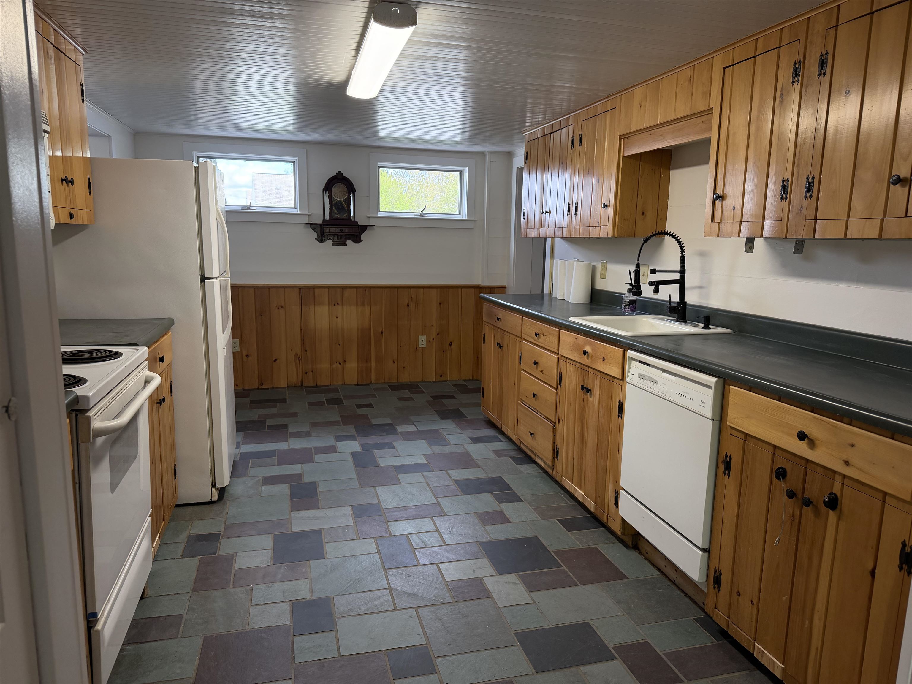 298 Furnace Street Poultney, VT 05764 - Photo 4 of 29