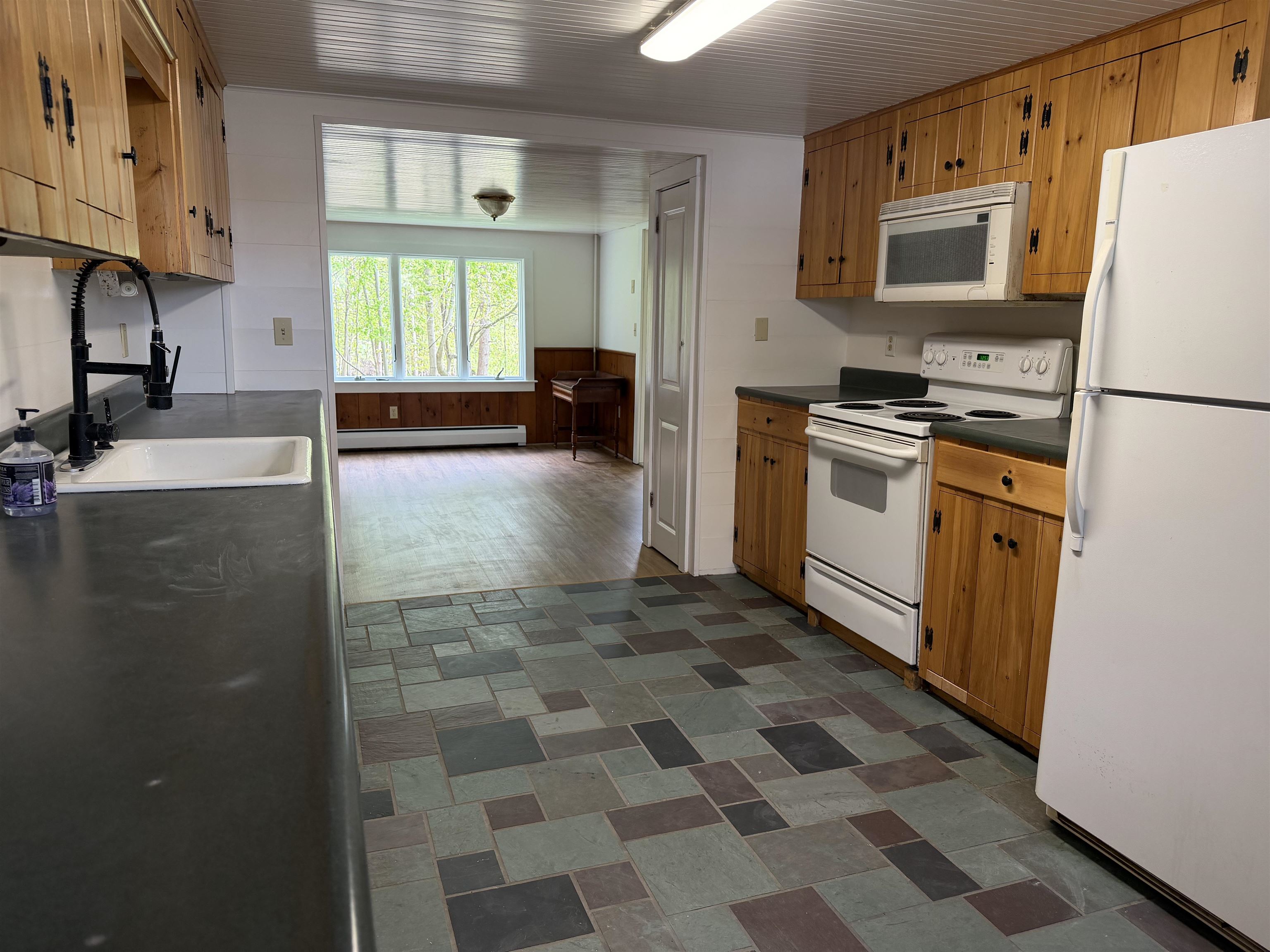 298 Furnace Street Poultney, VT 05764 - Photo 5 of 29