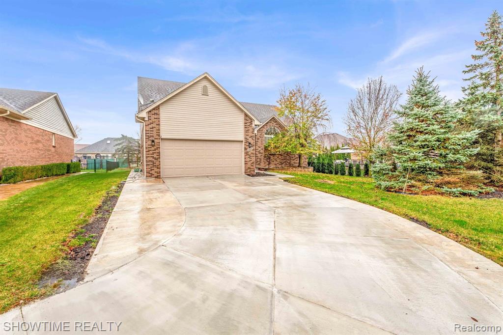 42810 Little Road Clinton Township, MI 48036 - Photo 2 of 71