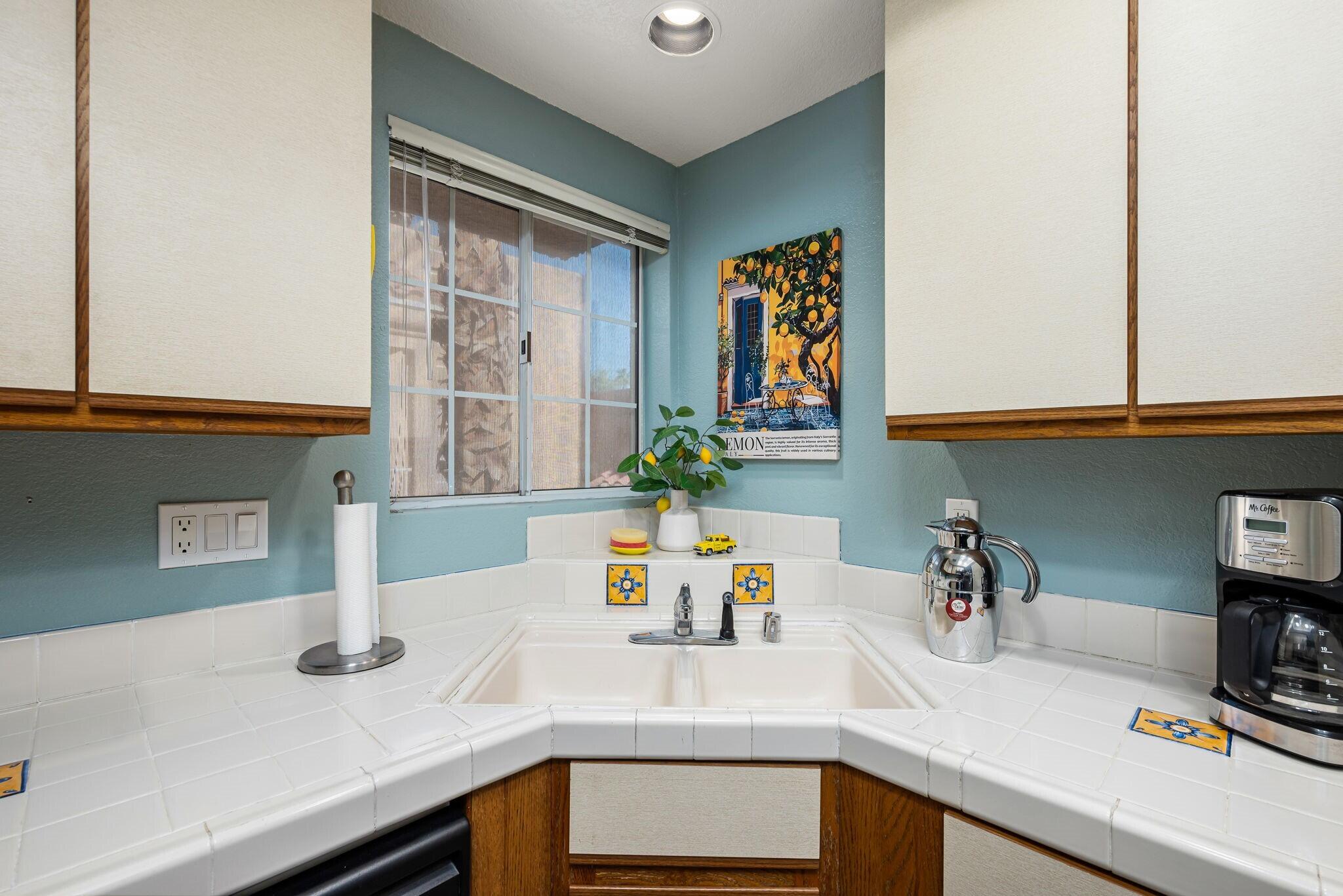 2700 Lawrence Crossley Road, Unit 22 Palm Springs, CA 92264 - Photo 17 of 41 Kitchen 6