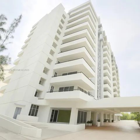 $650,000 | 3200 Collins Avenue, Unit 128, Miami Beach, FL 33140