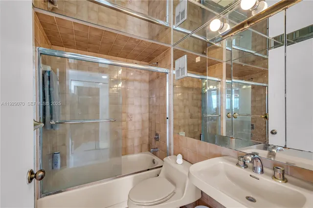 $650,000 | 3200 Collins Avenue, Unit 128, Miami Beach, FL 33140