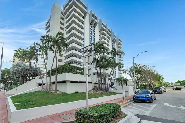 $650,000 | 3200 Collins Avenue, Unit 128, Miami Beach, FL 33140
