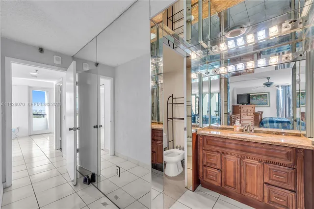 $650,000 | 3200 Collins Avenue, Unit 128, Miami Beach, FL 33140