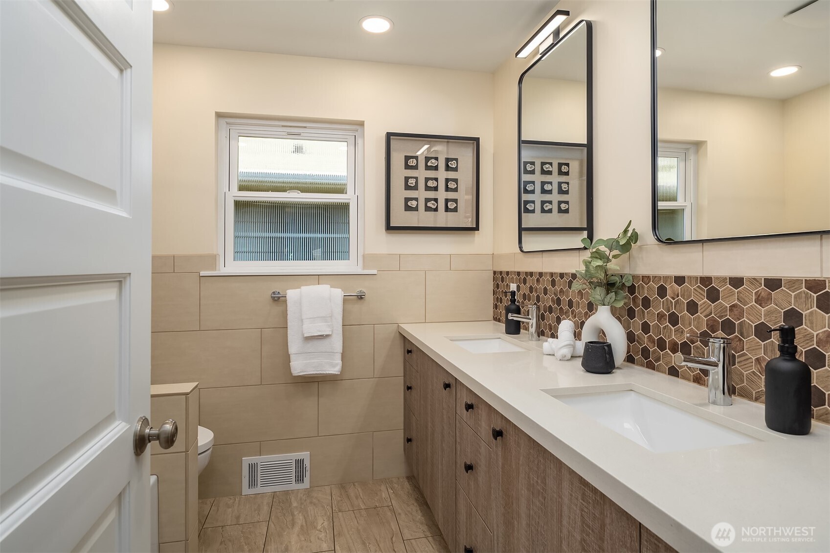 2600 West Howe Street Seattle, WA 98199 - Photo 22 of 40