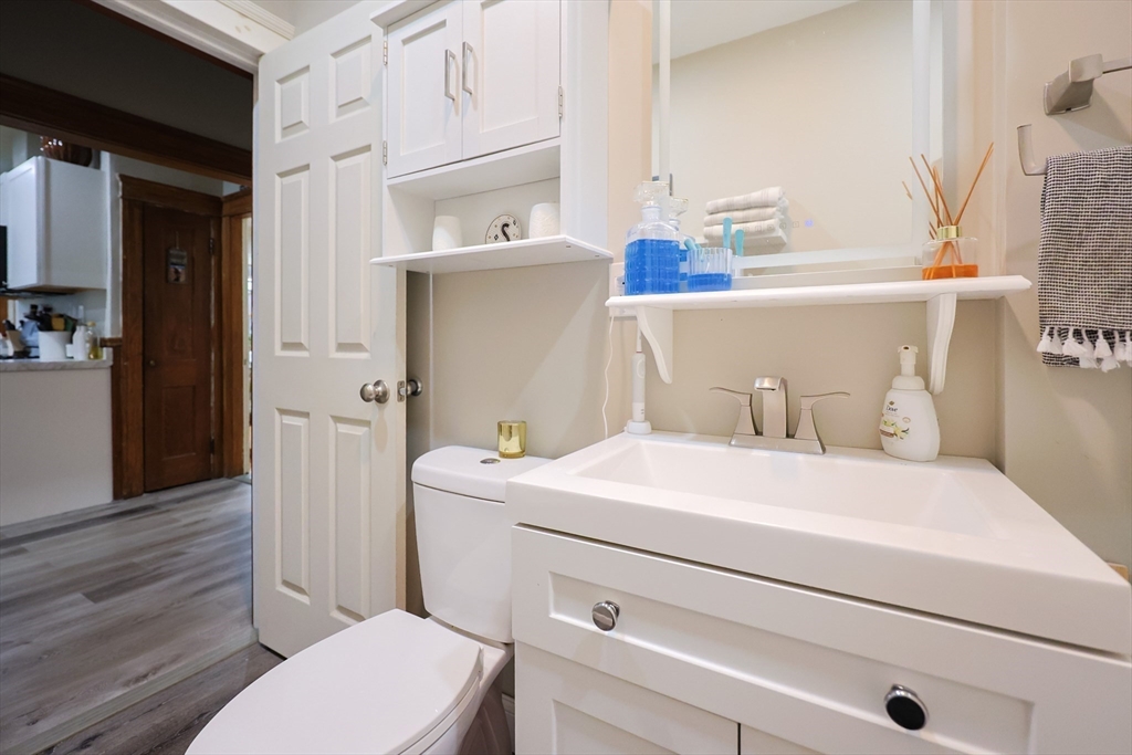 8 Enid Street Worcester, MA 01604 - Photo 17 of 41 Gallery Image 17