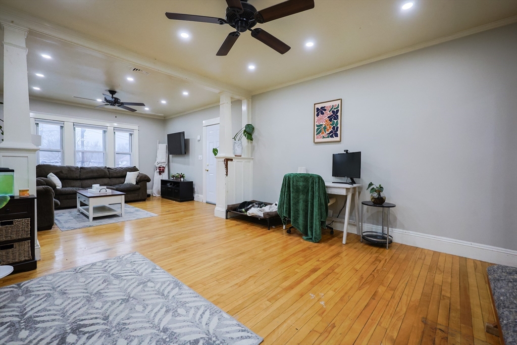 8 Enid Street Worcester, MA 01604 - Photo 4 of 41 Gallery Image 4