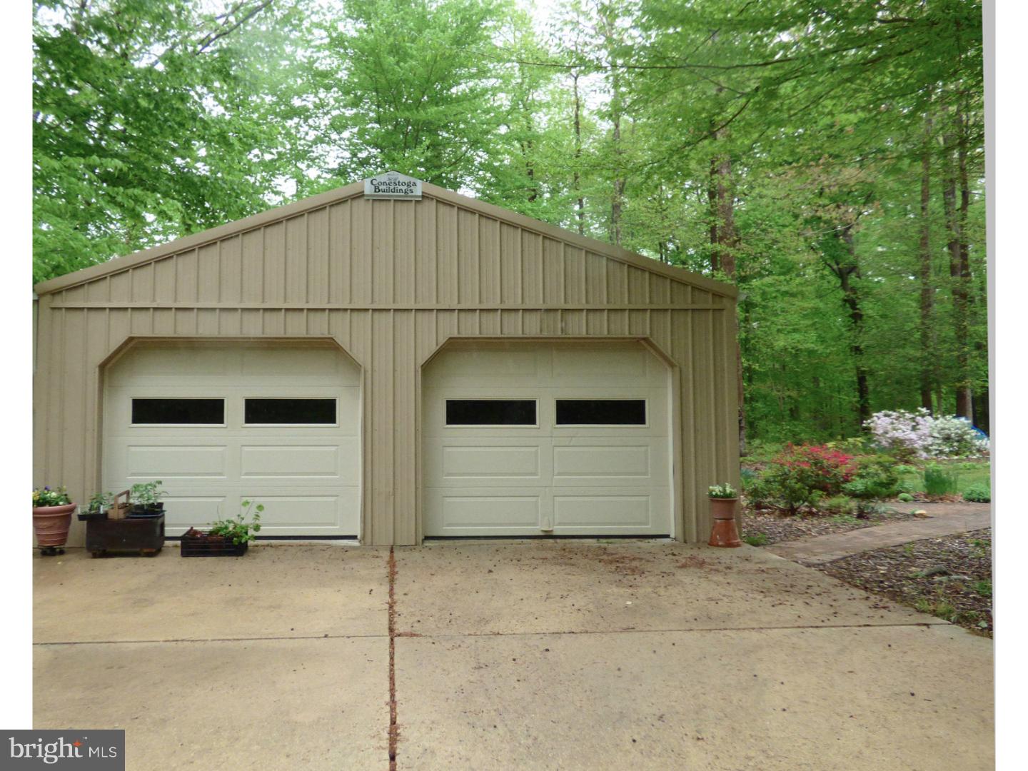 124 Alloway-Woodstown Road Alloway, NJ 08098 - Photo 5 of 25 a view of a garage