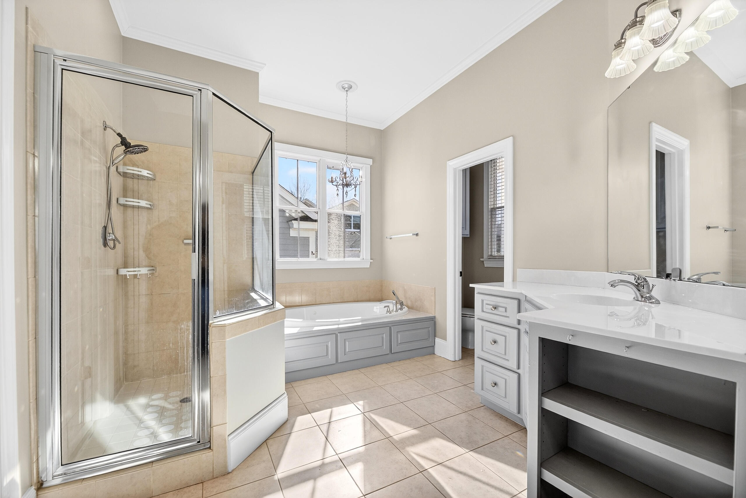 364 Highland Point Drive Columbia, SC 29229 - Photo 25 of 67 Walk in Shower and Garden Tub