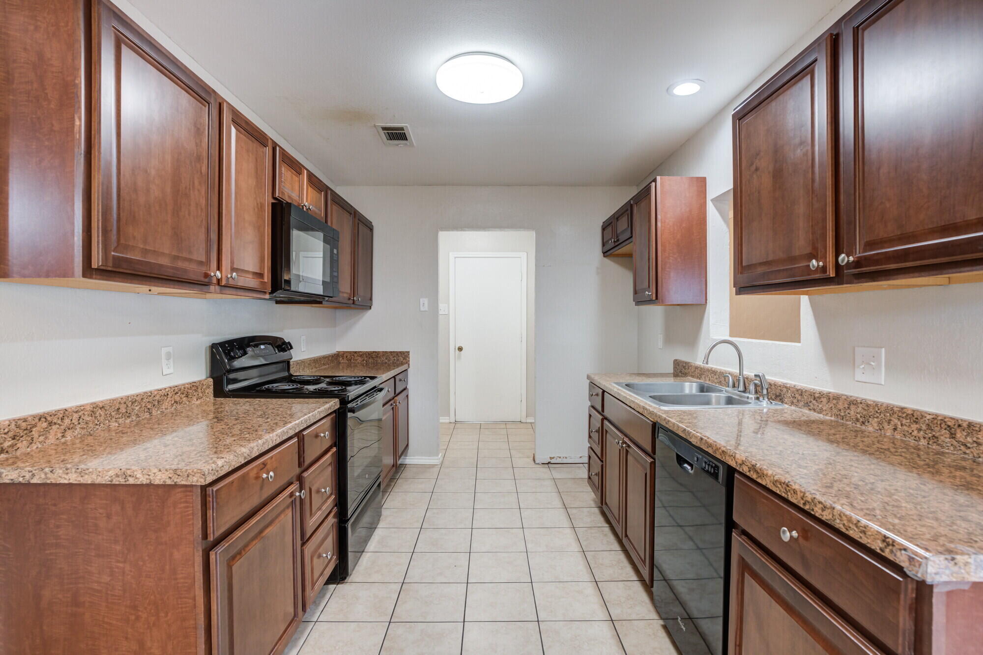 2621 76th Street Lubbock, TX 79423 - Photo 11 of 31 DSC07631_2_3_4_5