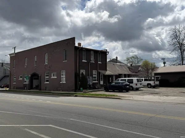 $499,000 | 701 West Beardsley Avenue, Elkhart, IN 46514