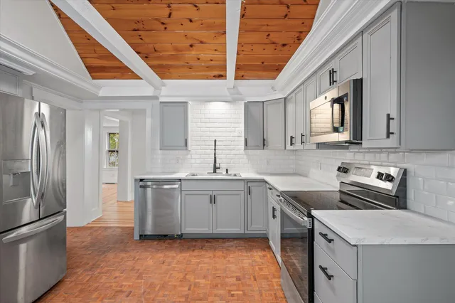 $399,000 | 5 Summer Street, Orono, ME 04473