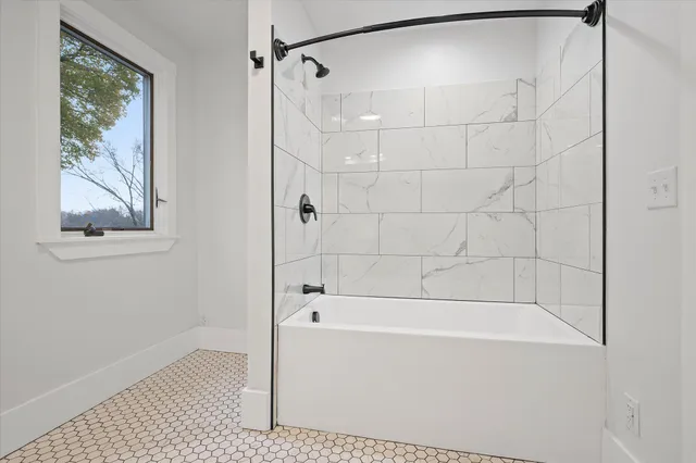 $399,000 | 5 Summer Street, Orono, ME 04473