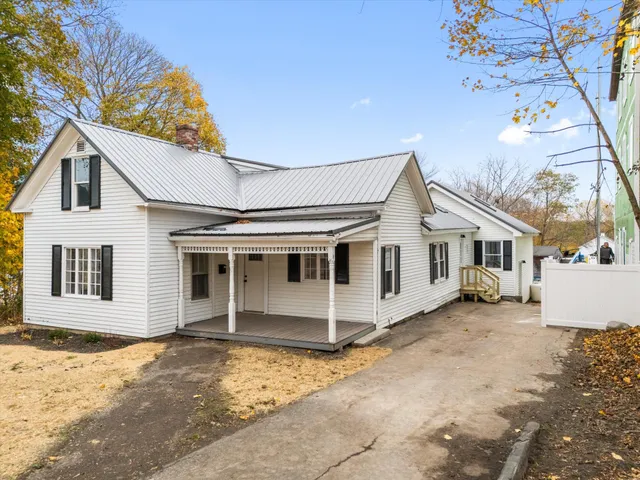 $399,000 | 5 Summer Street, Orono, ME 04473