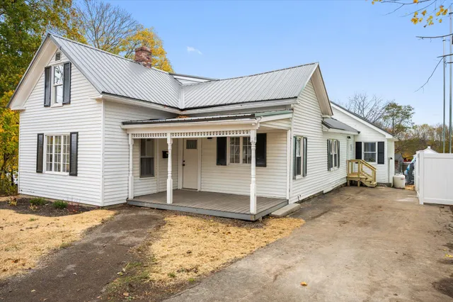 $399,000 | 5 Summer Street, Orono, ME 04473