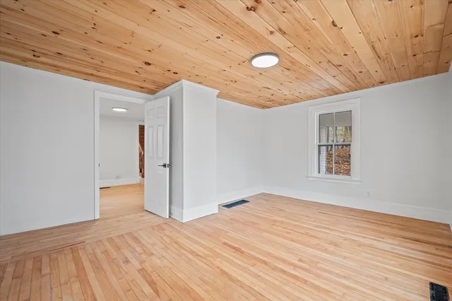 $399,000 | 5 Summer Street, Orono, ME 04473