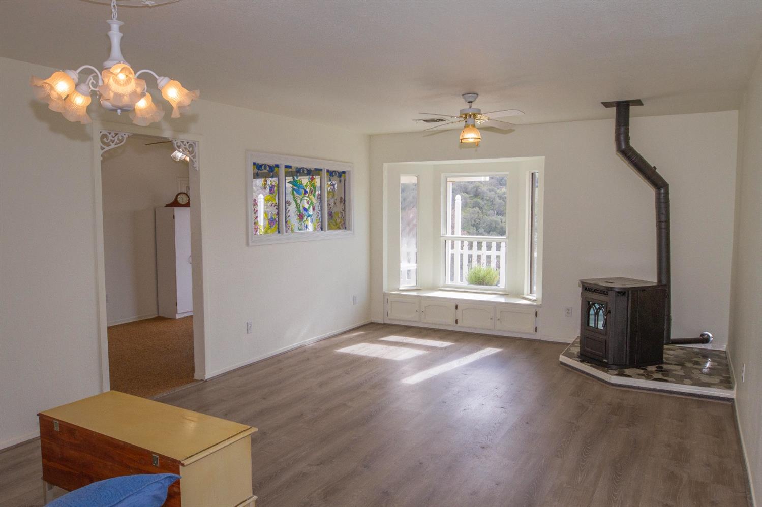 747 Winter Road Squaw Valley, CA 93675 - Photo 4 of 76 Gallery Image 4