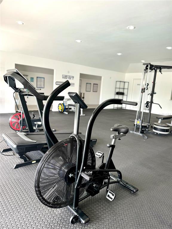 13300 Walsingham Road, Unit 11 Largo, FL 33774 - Photo 18 of 19 a room with gym equipment