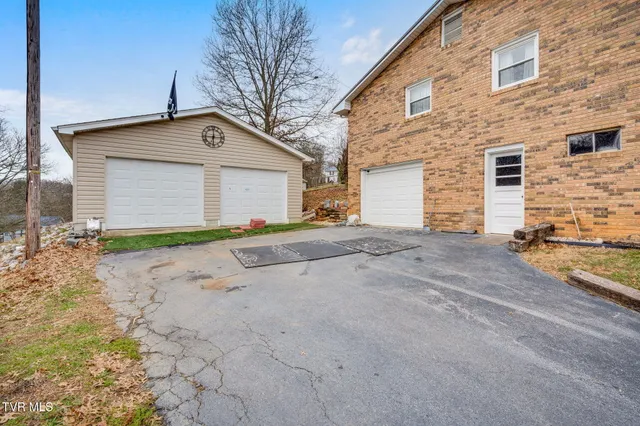 $299,999 | 1674 Gale Lane, Kingsport, TN 37660