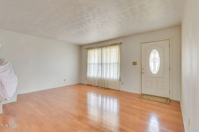 $299,999 | 1674 Gale Lane, Kingsport, TN 37660