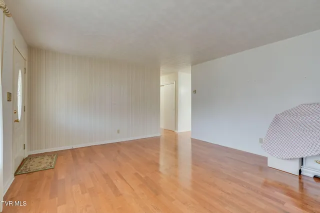 $299,999 | 1674 Gale Lane, Kingsport, TN 37660