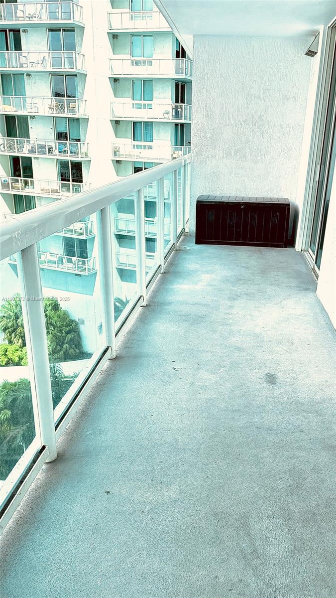 1800 North Bayshore Drive, Unit 1906 Miami, FL 33132 - Photo 9 of 21 a view of an empty room with a window