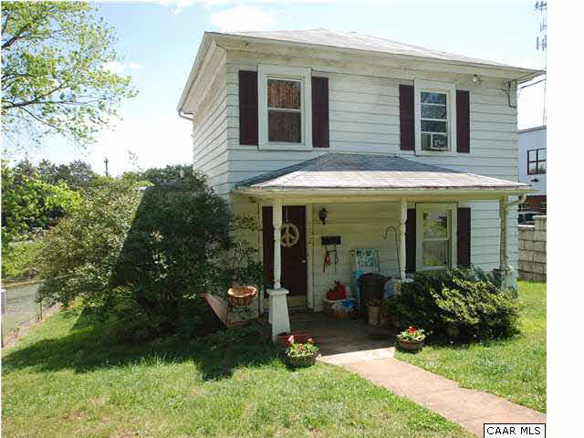 152 Carlton Road Charlottesville, VA 22902 - Photo 1 of 2 a view of a house with yard and sitting area