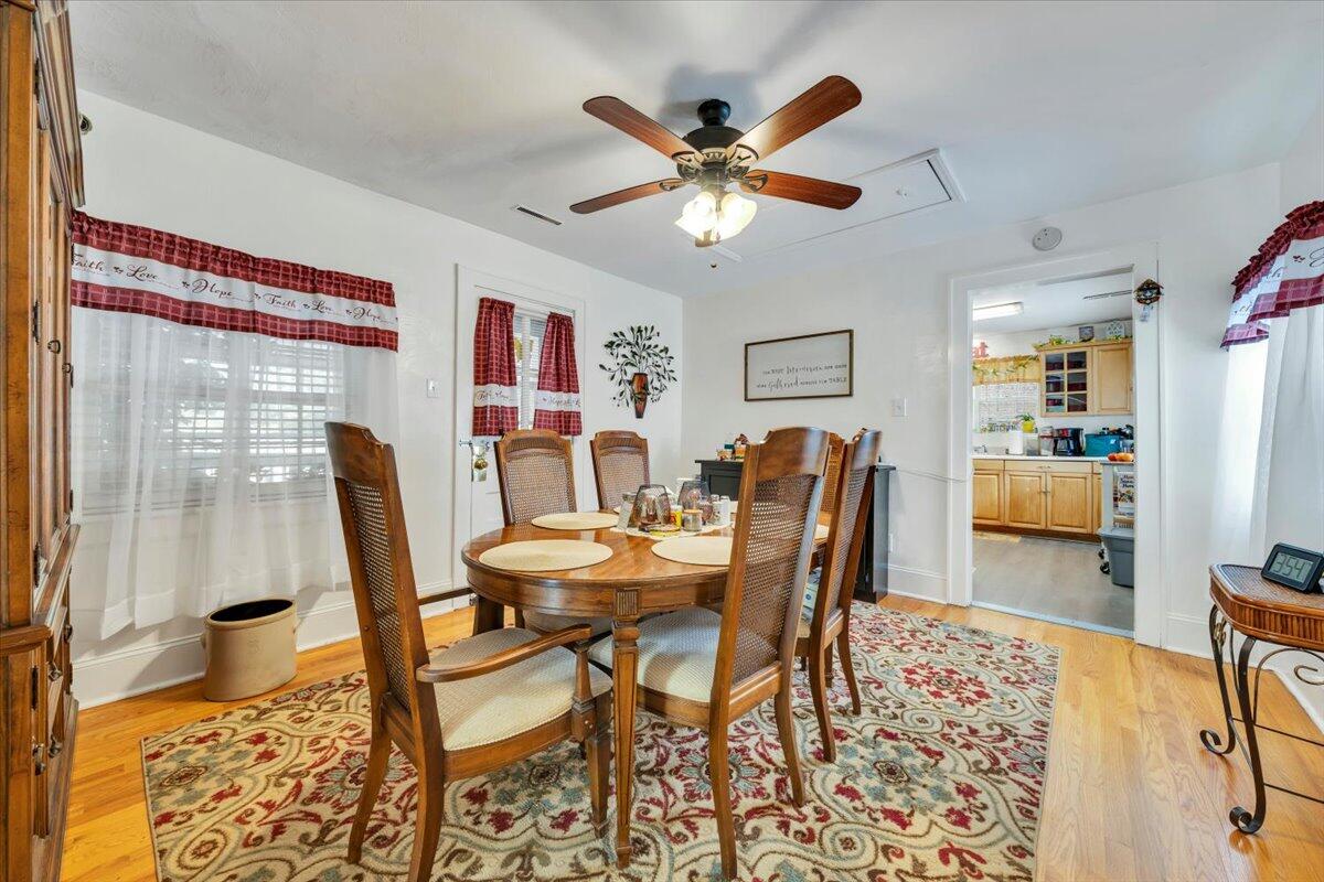 1852 Wildwood Road Salem, VA 24153 - Photo 12 of 48 10-MIB07837
