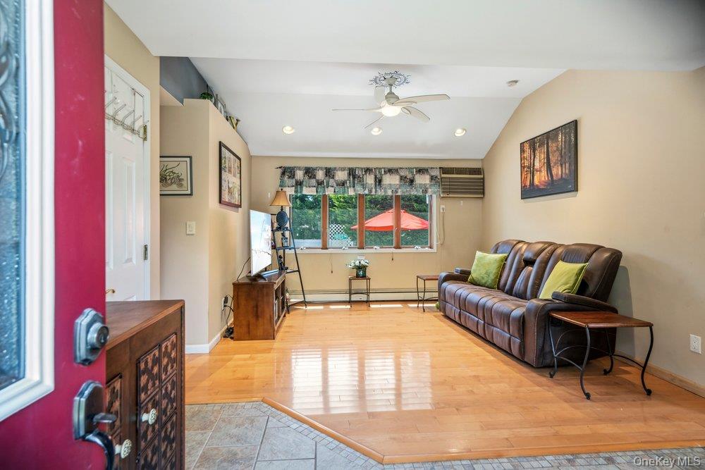 76 Alton Road Babylon, NY 11702 - Photo 4 of 31