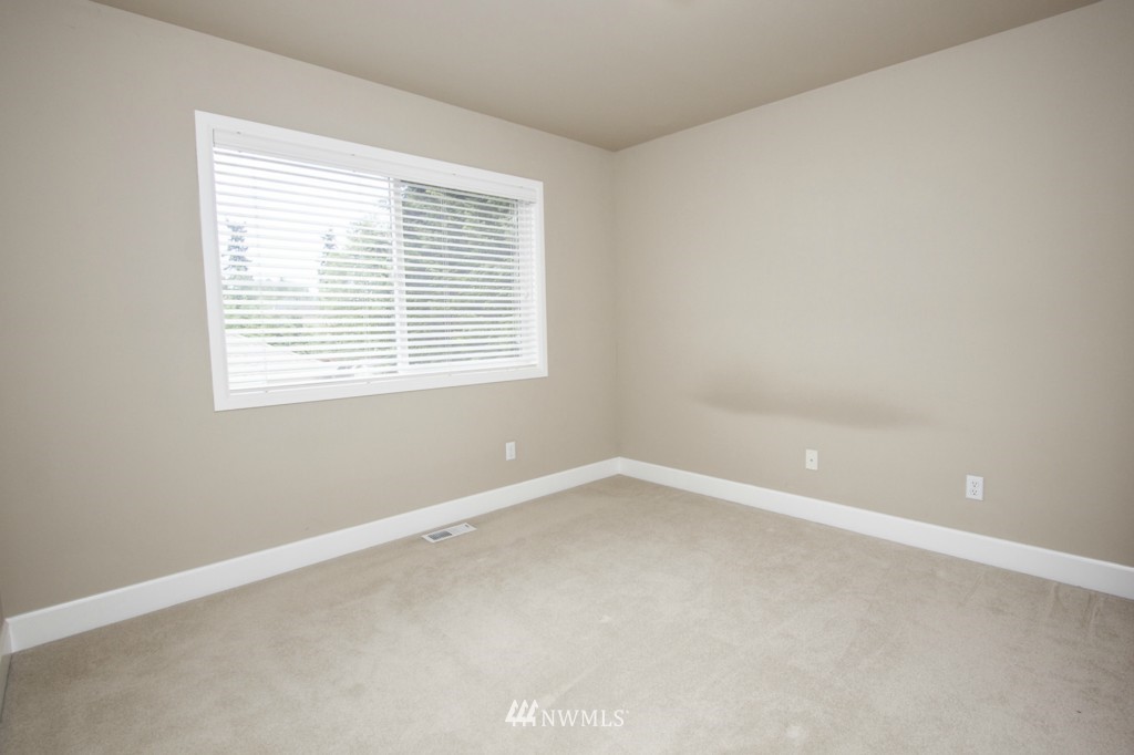 20915 37th Avenue Southeast Bothell, WA 98021 - Photo 11 of 17
