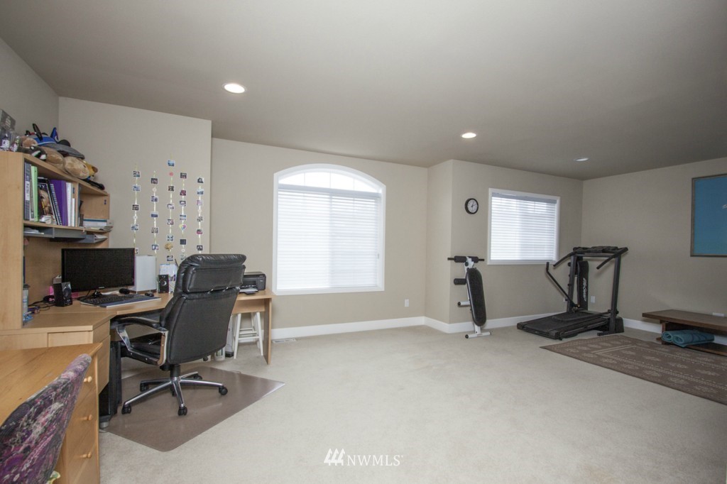 20915 37th Avenue Southeast Bothell, WA 98021 - Photo 14 of 17