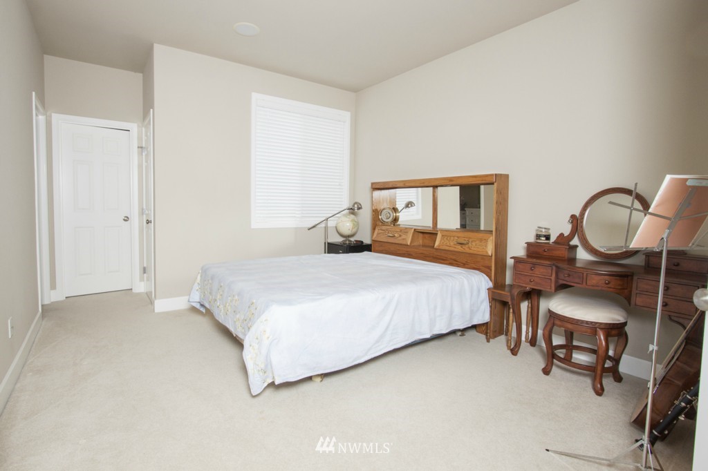 20915 37th Avenue Southeast Bothell, WA 98021 - Photo 4 of 17
