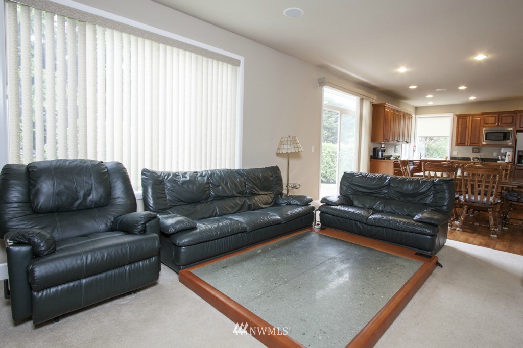 20915 37th Avenue Southeast Bothell, WA 98021 - Photo 7 of 17