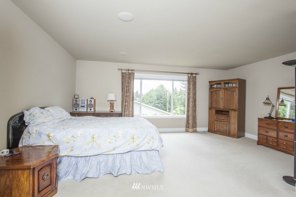 20915 37th Avenue Southeast Bothell, WA 98021 - Photo 8 of 17