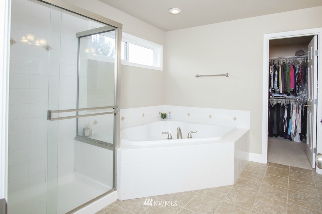 20915 37th Avenue Southeast Bothell, WA 98021 - Photo 9 of 17
