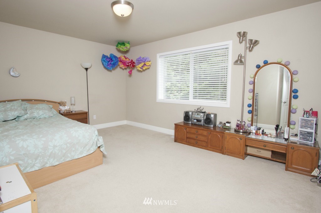 20915 37th Avenue Southeast Bothell, WA 98021 - Photo 10 of 17
