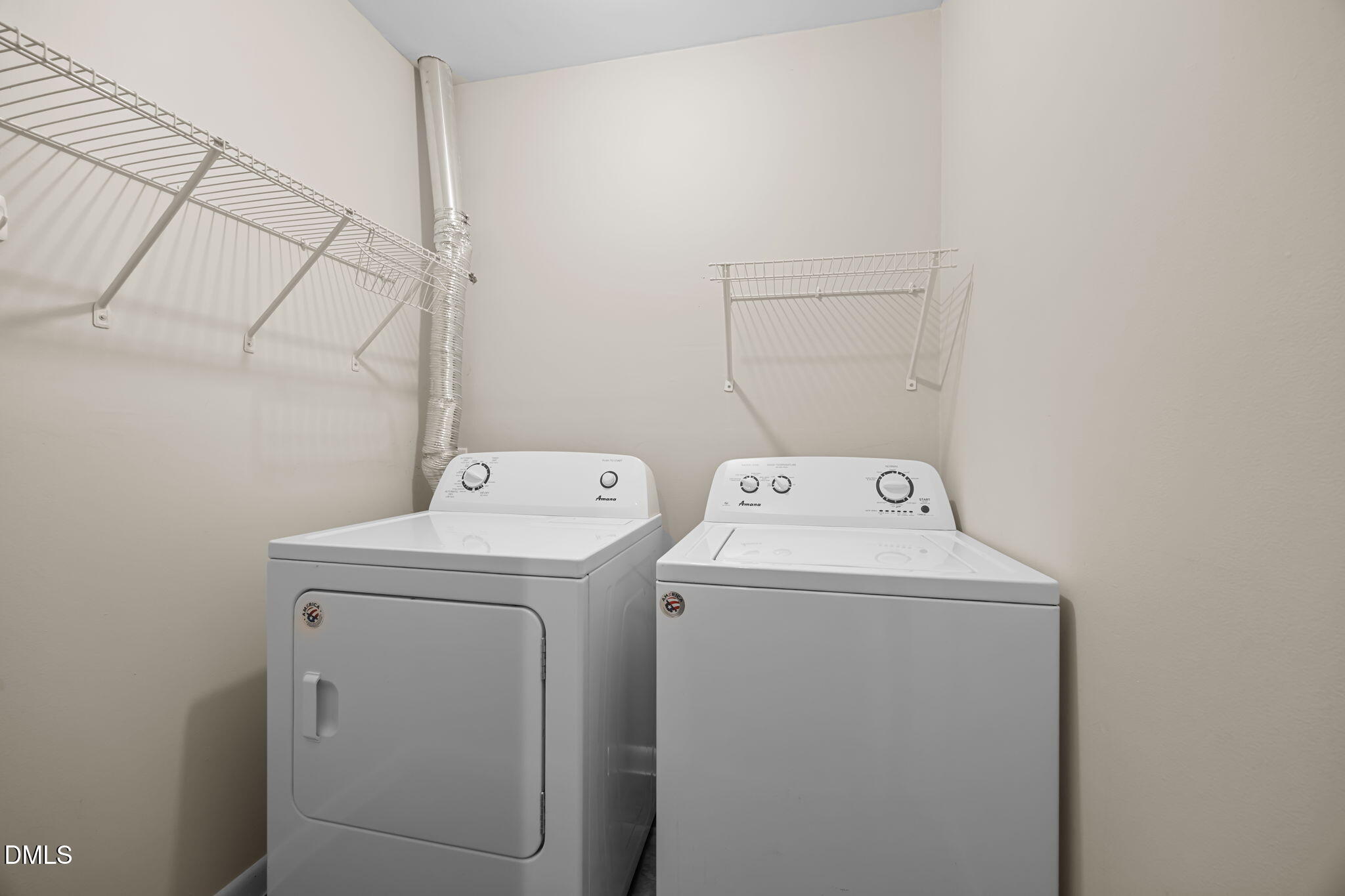 6423 New Market Way Raleigh, NC 27615 - Photo 22 of 33 a utility room with dryer and washer
