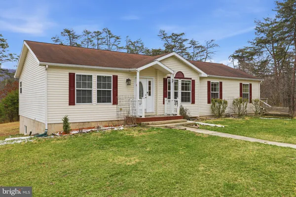 $350,000 | 271 Packing Shed Road, Berkeley Springs, WV 25411