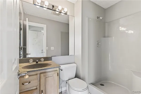 $824,900 | 5 Poinciana Drive, Pittsford, NY 14534