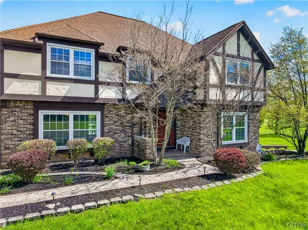 $824,900 | 5 Poinciana Drive, Pittsford, NY 14534