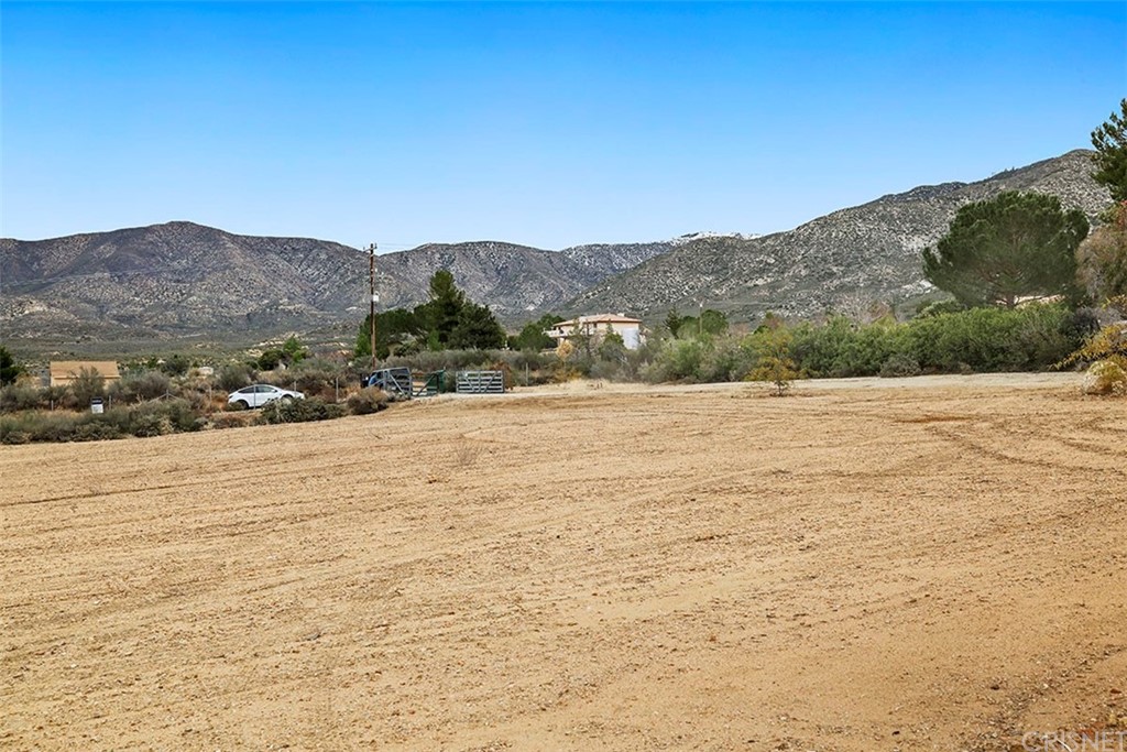 30231 Aliso Canyon Road Palmdale, CA 93550 - Photo 18 of 38 a view of lake and mountain