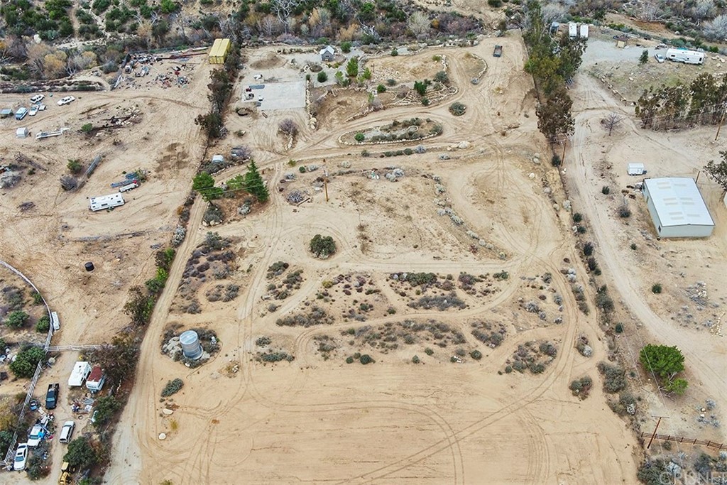 30231 Aliso Canyon Road Palmdale, CA 93550 - Photo 3 of 38 a bathroom with a bathtub