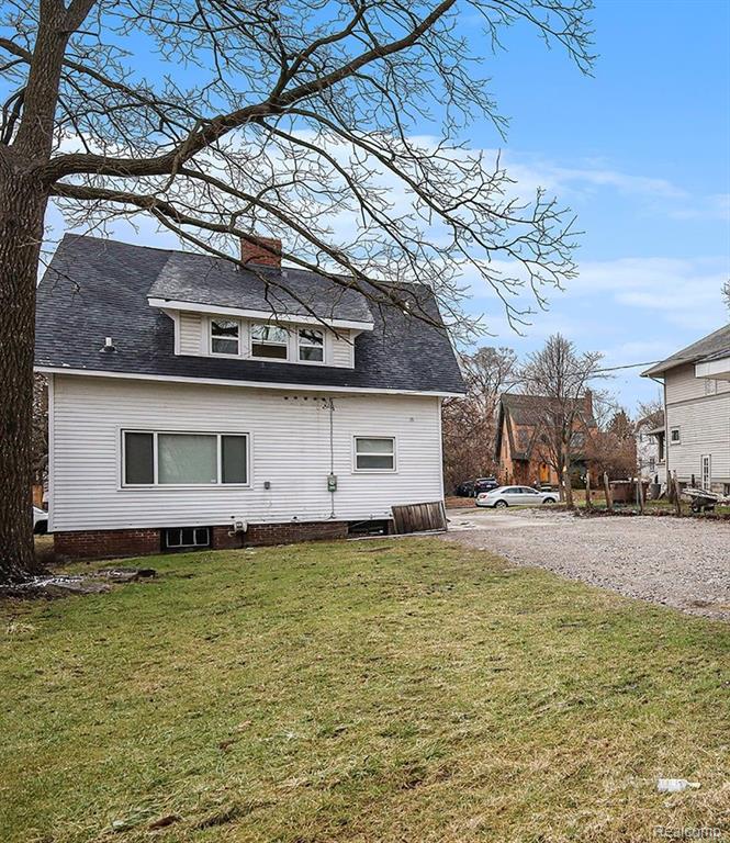 369 West Iroquois Road Pontiac, MI 48341 - Photo 4 of 23 Gallery Image 4