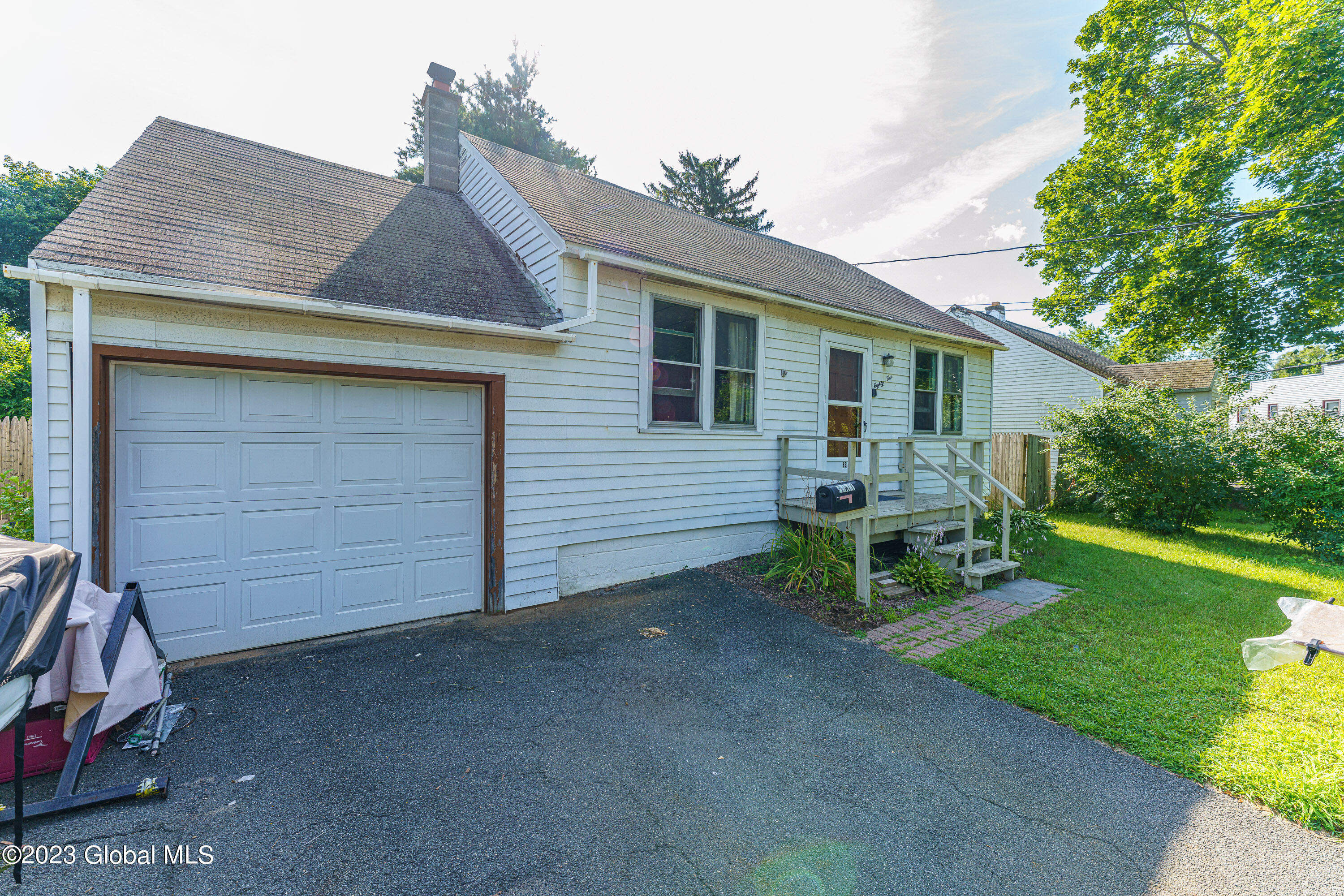 85 Consaul Road Colonie, NY 12205 - Photo 4 of 42 0Front (4)