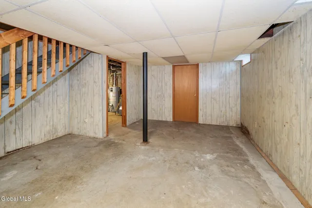 $250,000 | 829 Troy-Schenectady Road, Colonie, NY 12110