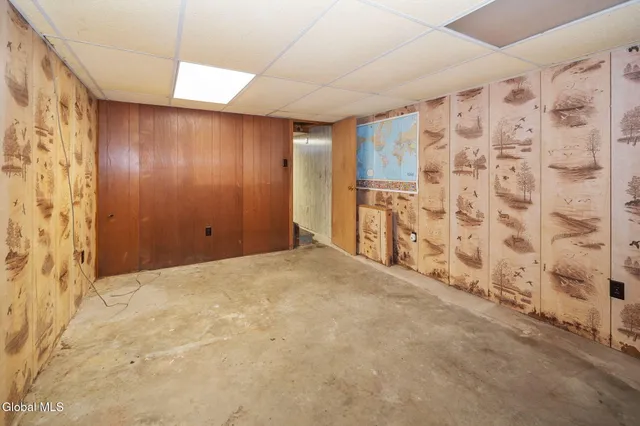 $250,000 | 829 Troy-Schenectady Road, Colonie, NY 12110