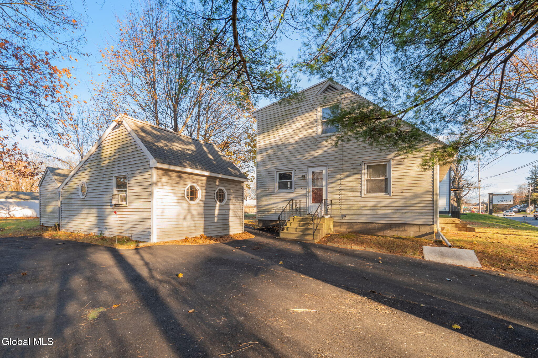 829 Troy-Schenectady Road Colonie, NY 12110 - Photo 33 of 44 33